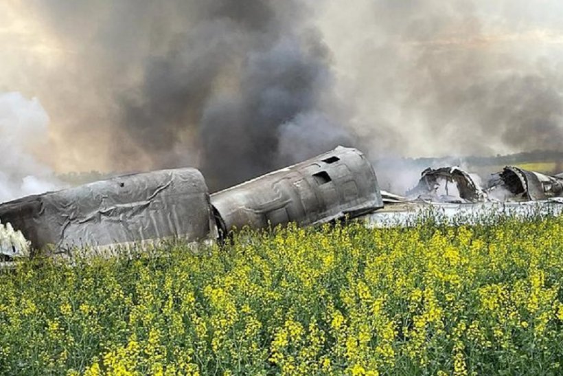 Крушение военного самолета Ту-22М3 в Ставропольском крае: один из членов экипажа найден мертвым
