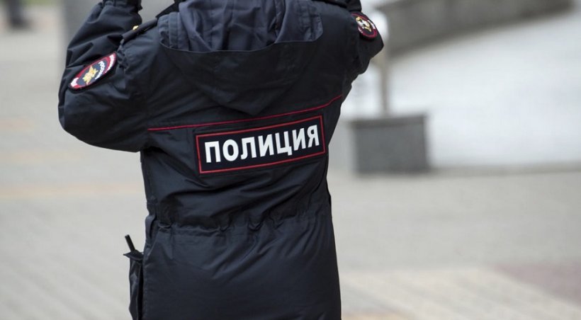 В Петербурге мужчина выпил более 100 таблеток от эпилепсии и пытался застрелить полицейского