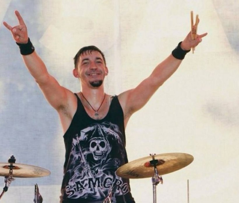Боится оставить двух своих детей сиротами: барабанщик Марк Бейгун покидает «Коррозию металла» после облавы на концерте