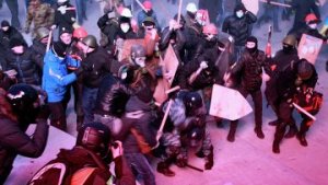 Трагические последствия пережитой ночи столкновений в Киеве