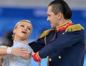 Первый день соревнований Олимпиады принес российским фигуристам первенство: ...