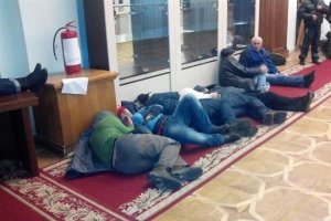 Евромайдановцы освобождают здание КГГА