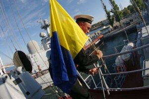 В Севастополе гражданские штурмовали штаб ВМС Украины