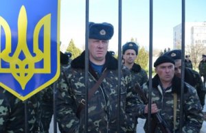 В Минобороны готовятся эвакуировать семьи военных Крыма