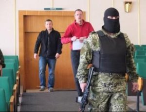 Идут переговоры по освобождению пленных в Славянске