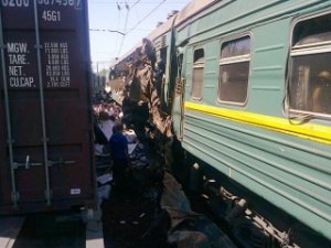 Столкновение под Москвой: из-за грузового поезда пассажирский состав сошел  ...