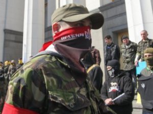 «Правый сектор» пока не верит в арест своих сторонников в Крыму