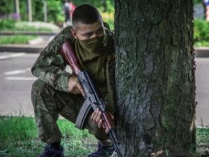 Ополченцы ЛНР обстреляли Луганский аэропорт, украинские силовики отбились