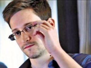 Сноуден не хочет покидать Россию