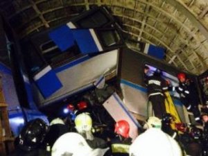Машинист поезда московского метро выжил после трагедии