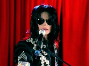 Майкл Джексон опять обвиняется в педофилии: на этот раз после смерти