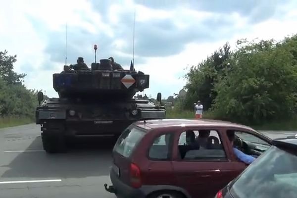 По Украине движутся немецкие танки: фото- факты 