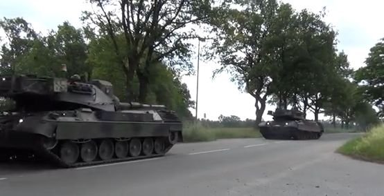 По Украине движутся немецкие танки: фото- факты 