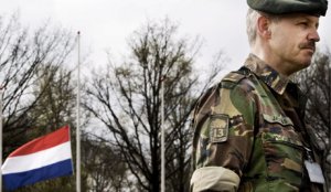 Военнослужащим Нидерландов запретили в форме пользоваться общественным транспортом