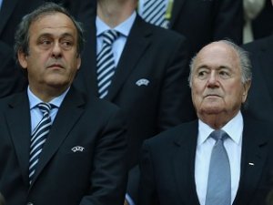 Мишель Платини требует отставки Блаттера с поста главы ФИФА