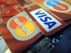 Visa и Mastercard перестали работать в Крыму – Аксенов обещает найти альтер ...