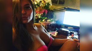 За эротические фото сотрудница МВД Петербурга получила прозвище «ментоняшка»