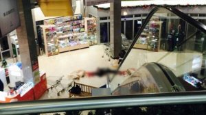 В Казани покупатель ТЦ насмерть разбился, не удержавшись на эскалаторе