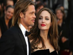 Бред Питт угрожает Джоли разводом на почве ее худощавости