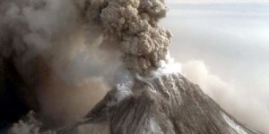 Камчатский вулкан Шивелуч выбросил пепел на высоту 7,5 километров
