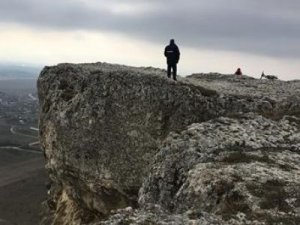 В Крыму женщина пыталась совершить суицид, прыгнув со скалы