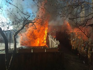 В Ялте дотла сгорел шашлычный дворик