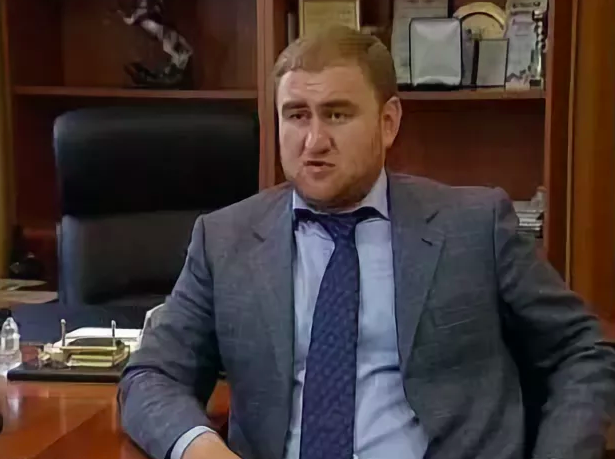 В Карачаево-Черкессии сенатор Арашуков избил депутата: следствие продолжает ...