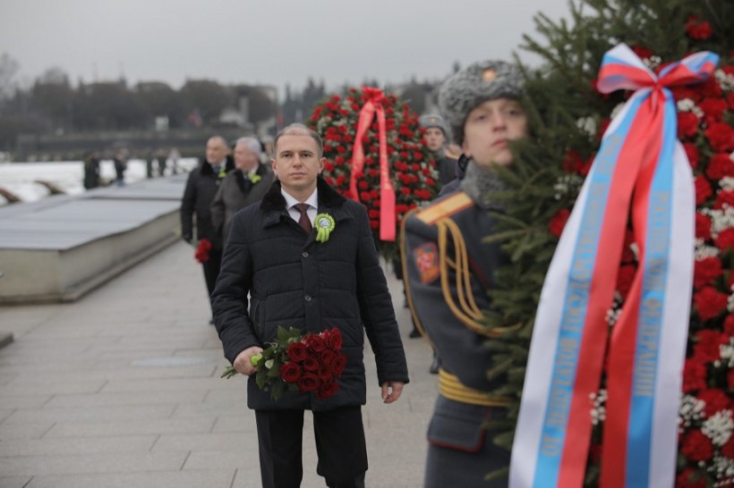 Михаил Романов принял участие в церемонии в честь 77-летия освобождения Ленинграда от фашистской блокады