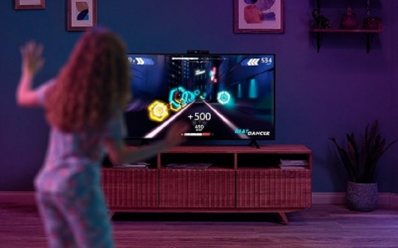 Сбер запускает ТВ-медиацентр с умной камерой SberBox Top — видеозвонки, игры и дополненная реальность в вашем телевизоре