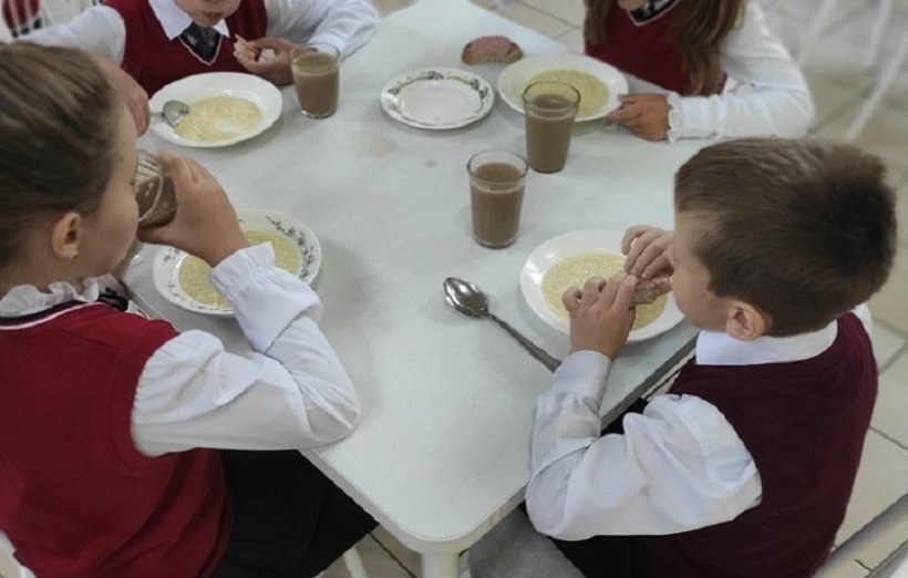 Школьников Екатеринбурга будут кормить по новым нормативам