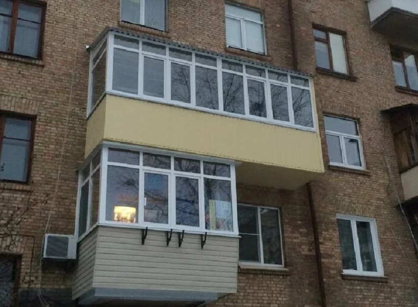 В России введут штрафы за обшивку и остекление балконов