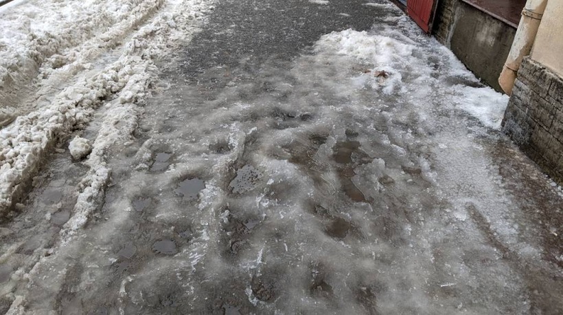 Артемий Лебедев раскритиковал подход Беглова к уборке снега в Петербурге