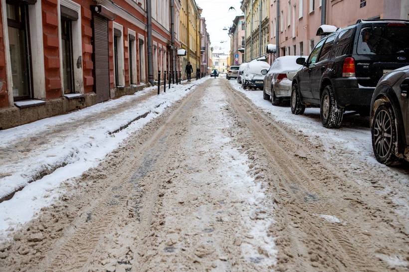 Жители Петербурга поставили «двойку» Беглову за качество работы зимой