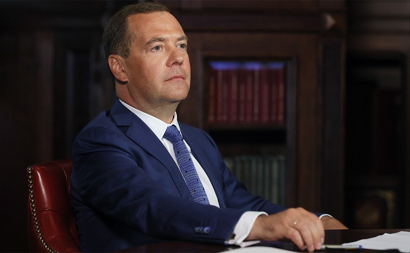Медведев предупредил запад о неминуемых проблемах осенью 