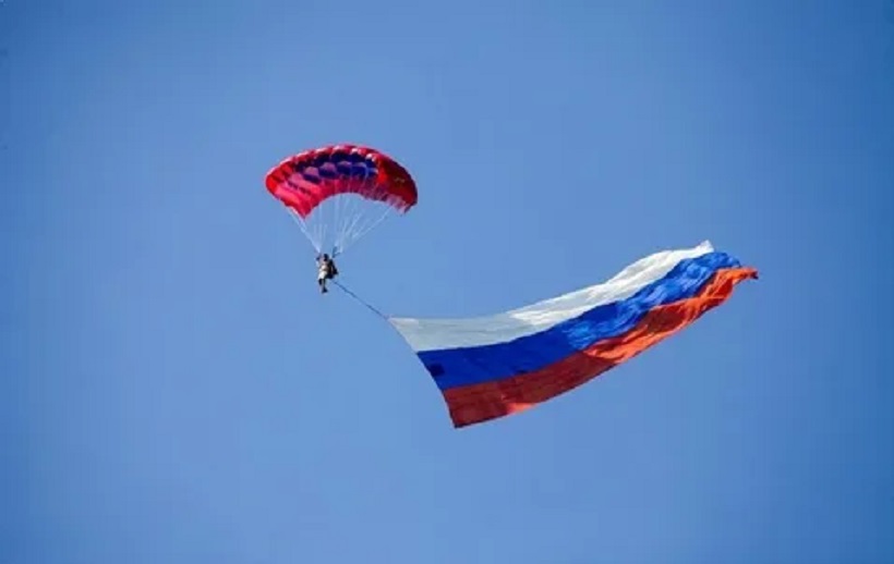 В Крыму планируют создать патриотический авиационный центр 