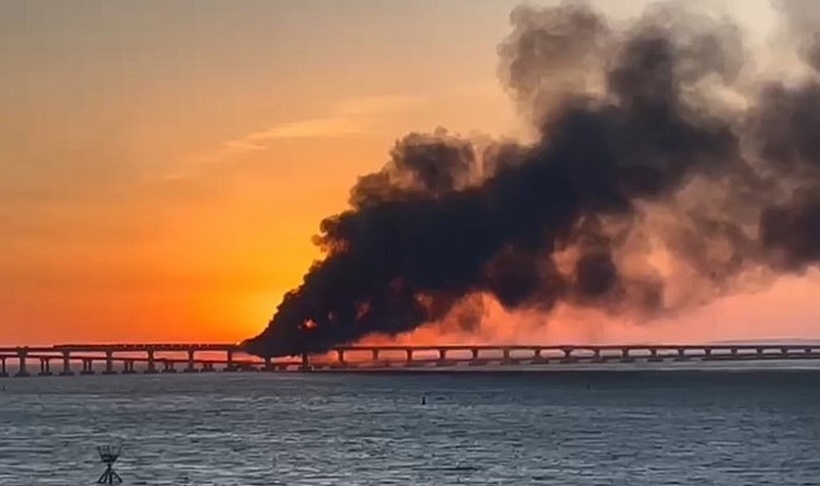 Пожар на Крымском мосту произошел в результате подрыва – подробности