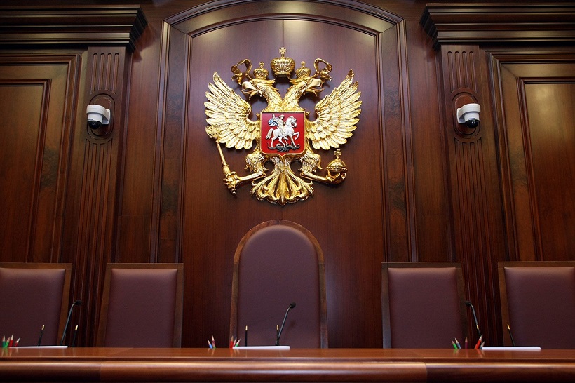 Петербуржцы подали в суд коллективный иск против Беглова и ЗакС из-за программы РЗТ