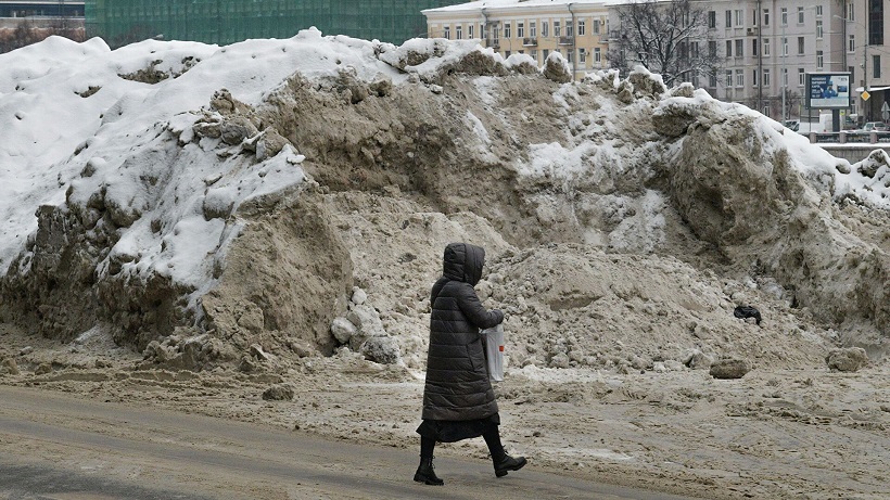 Опасно для жизни: артист Семин о плохой уборке обледенелых тротуаров в Петербурге