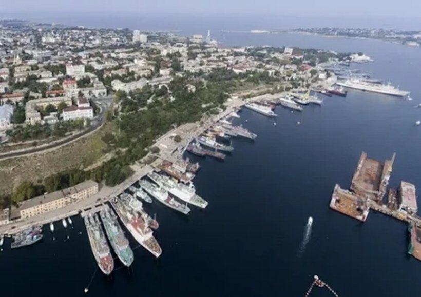 В Севастополе атаки надводных беспилотников