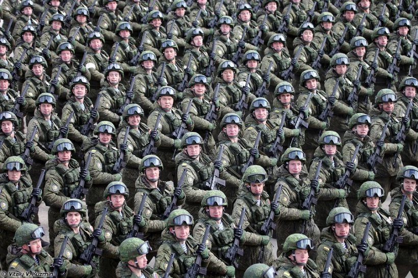 Медведев обозначил необходимость в увеличении армии 
