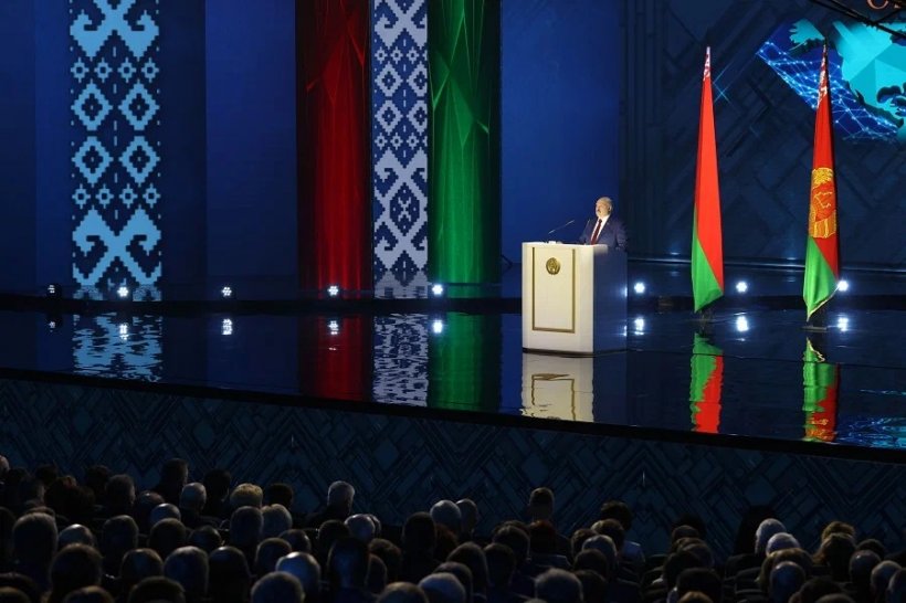  Лукашенко предлагает объявить перемирие