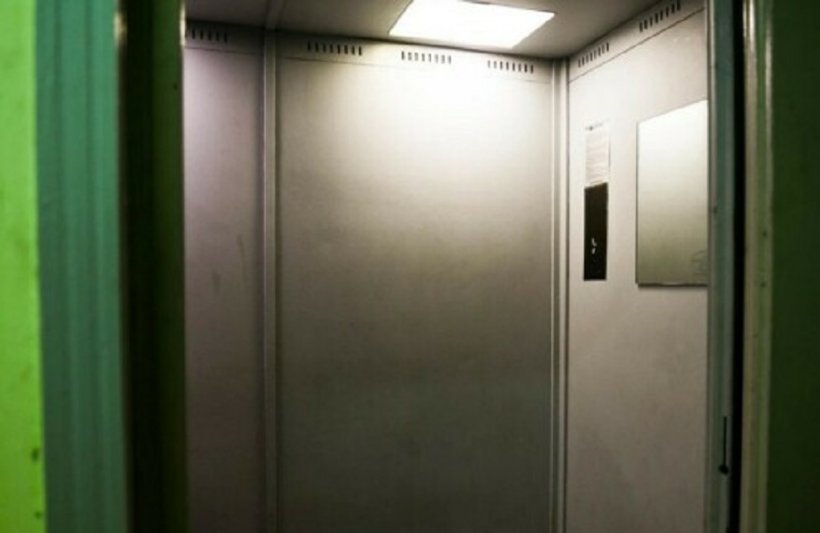 В Москве сорвался лифт с подростком