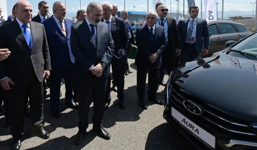 «АвтоВАЗ» показал новое авто для чиновников