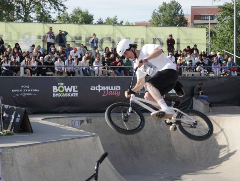 С поздравлением к победителям фестиваля The BOWL обратилась глава Фонда Юрия Лужкова Елена Батурина