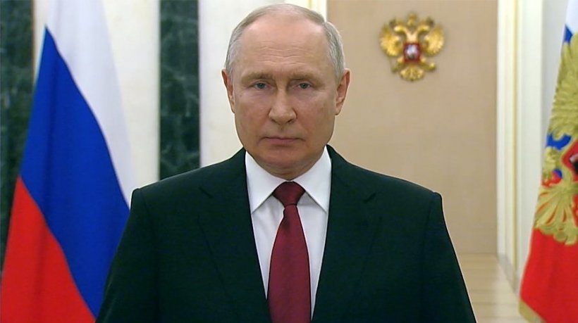 Владимир Путин назвал происходящее внутренним предательством и пообещал защ ...
