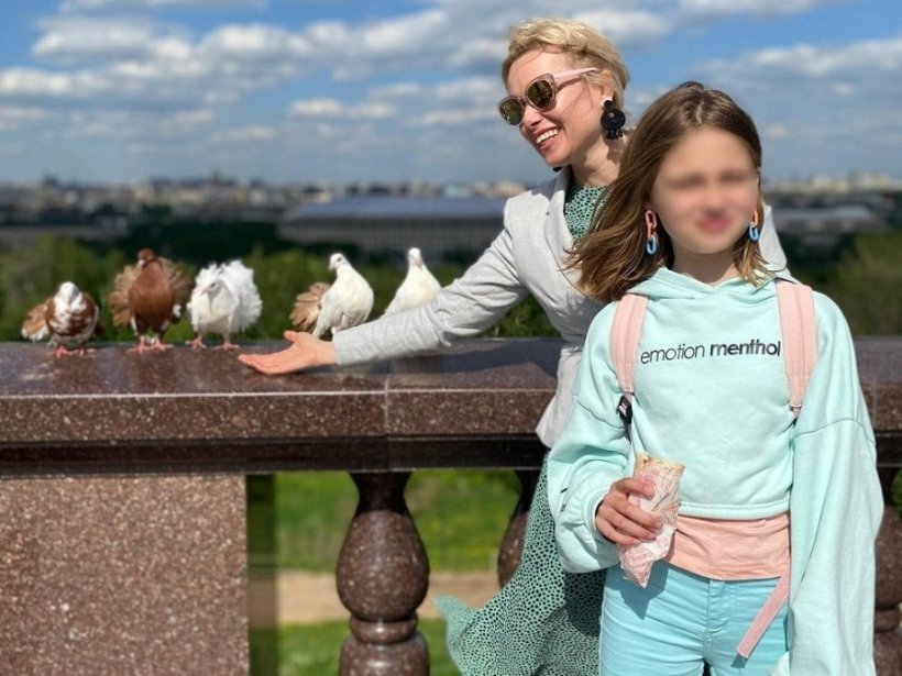 Плохая мать: бывшего редактора Первого канала Марину Овсянникову лишили родительских прав на дочь