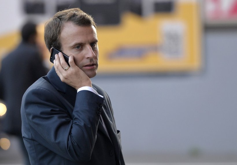 Президент Франции Макрон через СМИ напомнил Путину свой номер телефона