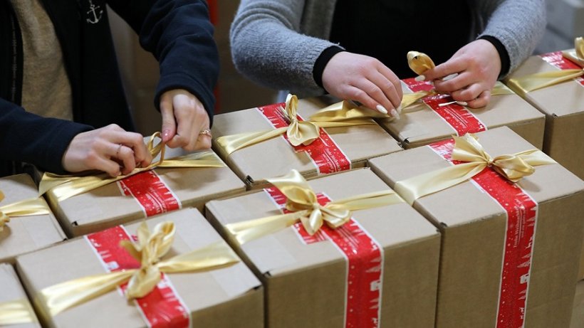 Германская таможня собралась конфисковать рождественские подарки России 