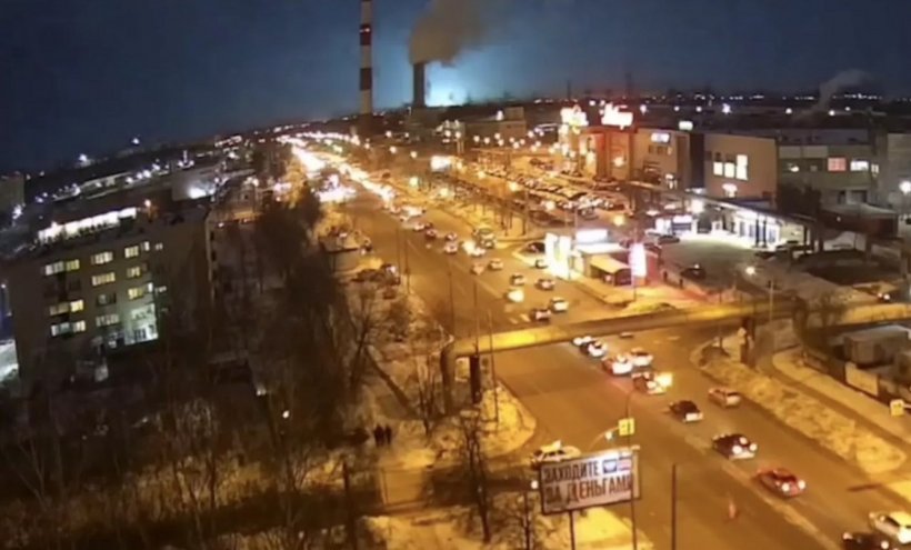 Взрыв траснформатора стал причиной необычной вспышки в небе над Челябинском