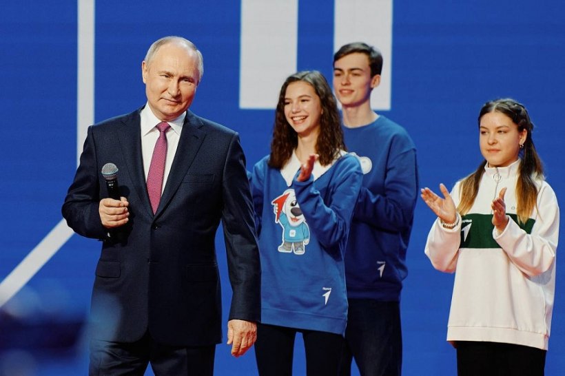Владимир Путин поучаствовал в работе съезда детского Движения Первых на ВДНХ и сделал заявление